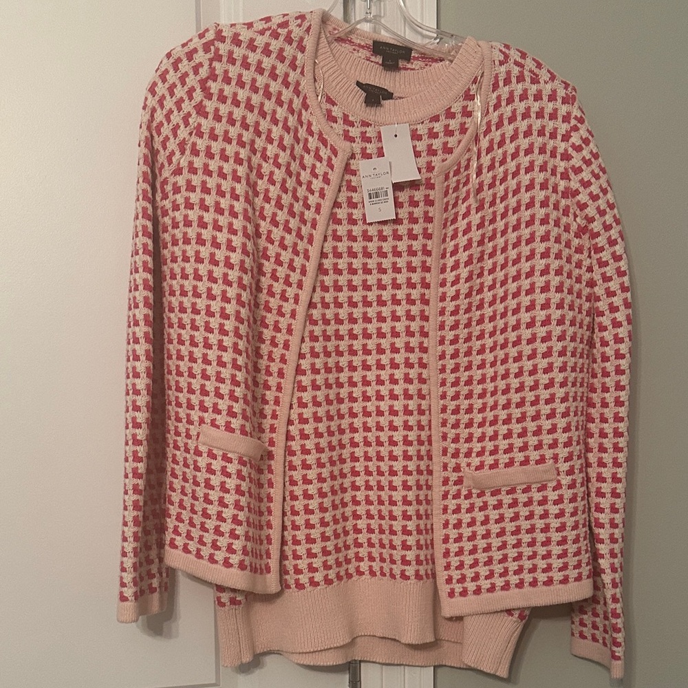 Ann Taylor factory Chic Pink and Cream Houndstooth Cardigan Set